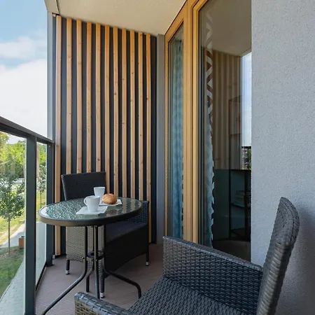 Praga Kokoryczki With Parking By Renters 华沙