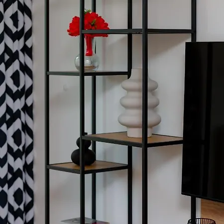 Praga Kokoryczki With Parking By Renters 华沙