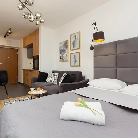 Praga Kokoryczki With Parking By Renters 公寓 *