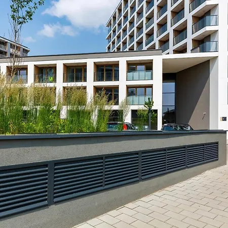 Praga Kokoryczki With Parking By Renters