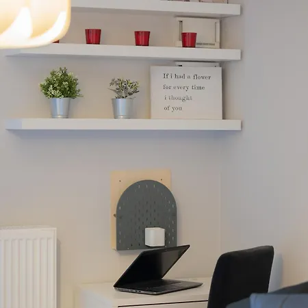 公寓 Praga Kokoryczki With Parking By Renters *