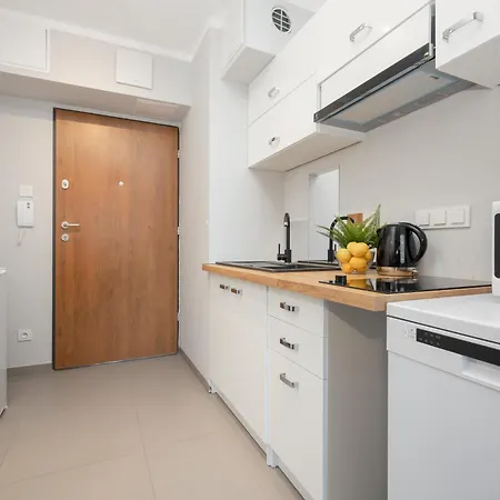 Praga Kokoryczki With Parking By Renters Varšava