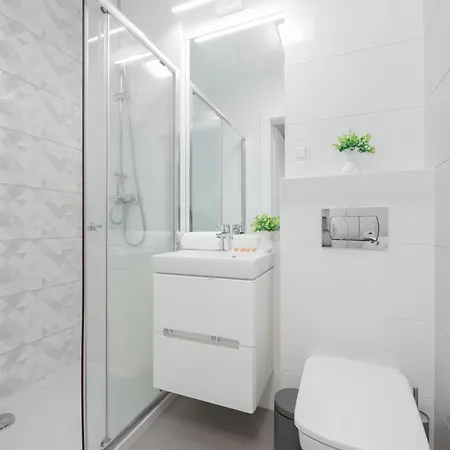 Praga Kokoryczki With Parking By Renters * Varšava