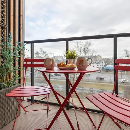 Praga Kokoryczki With Parking By Renters